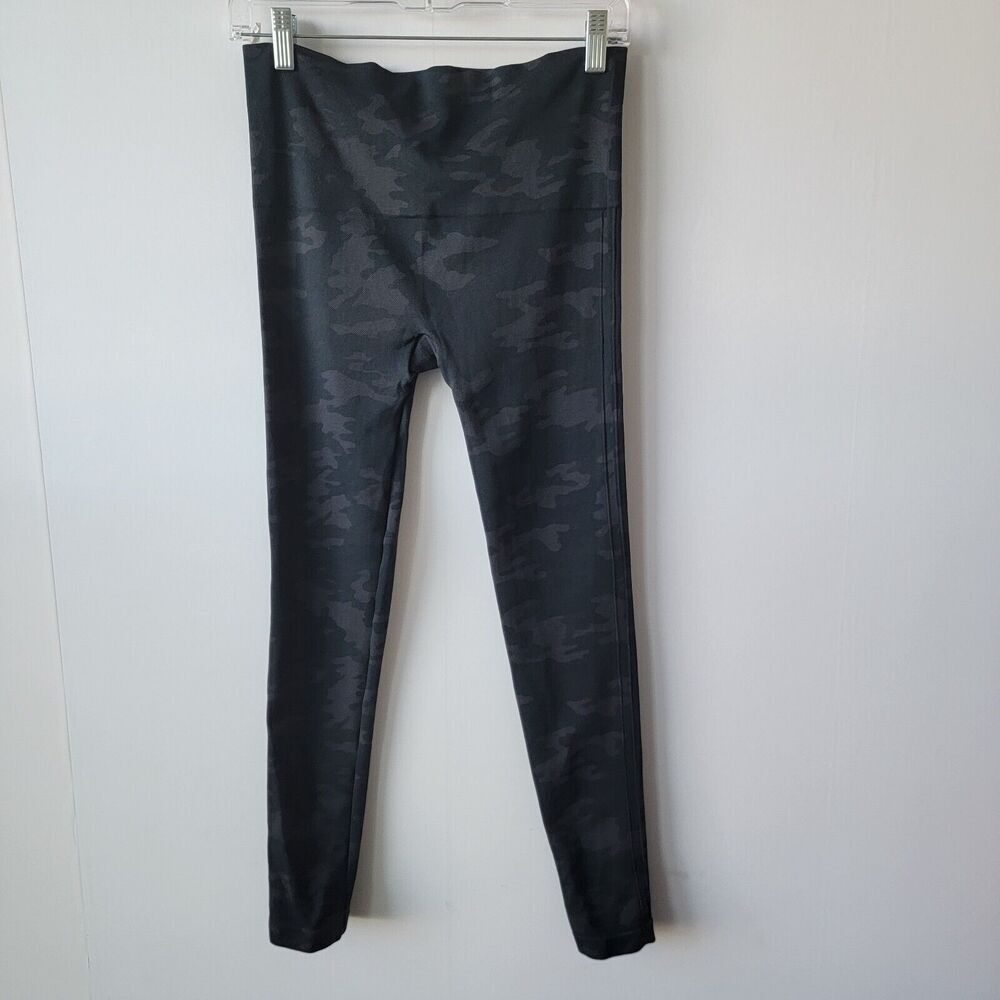 Spanx womens Look at Me Now Seamless Leggings Black Camo size M